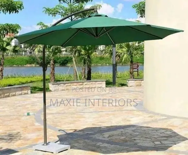 High Quality Minimalist Outdoor Sunshade Umbrella - 1