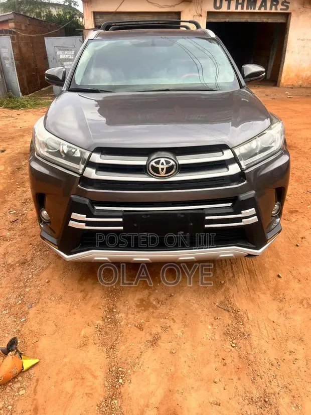 Toyota Highlander 2016 Grey - 1