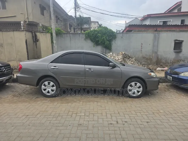 2004 Toyota Camry LE 2.4L Sedan - Na Najeriya Amfani - 1