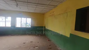 3-Bedroom Block of Flats da ake sayarwa a Ayobo