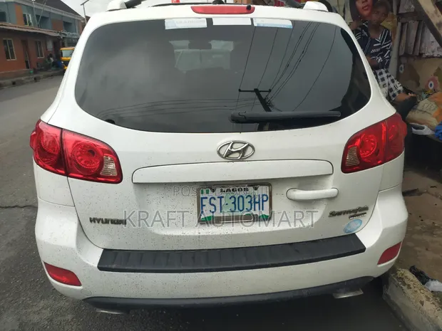 Hyundai Santa Fe 2008 White - 1