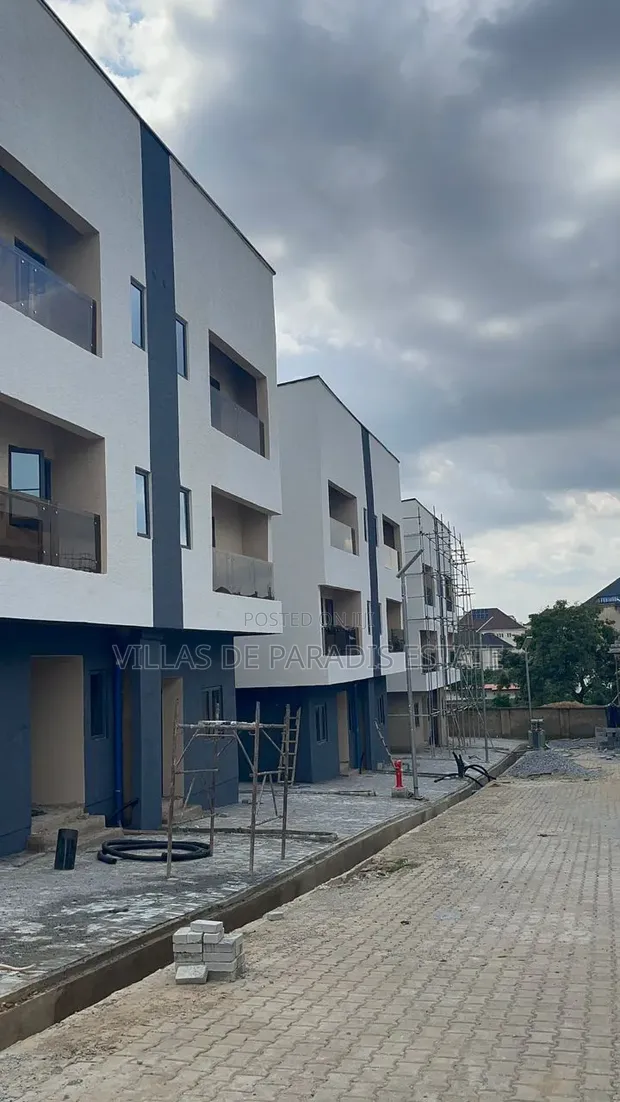 5-Bedroom Semi-Detached Duplex in Villas De Paradis, Durumi for Sale - 1