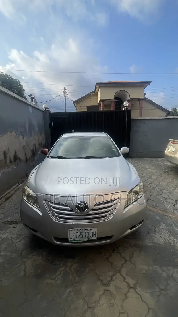 Toyota Camry 2008 Silver - 1
