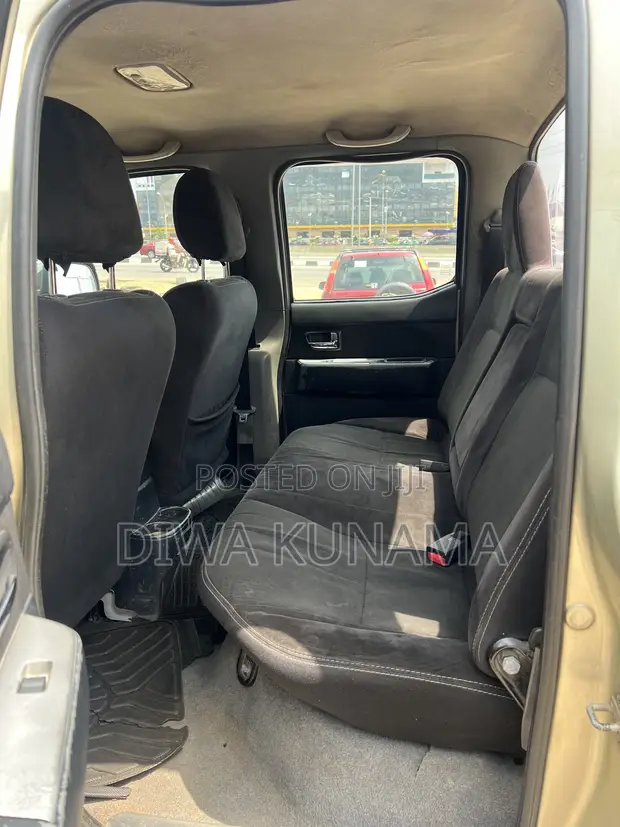 Ford Ranger 2010 Silver - 1