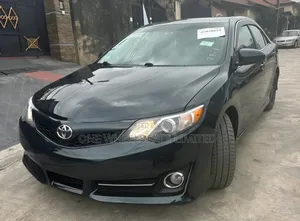2014 Toyota Camry SE Sport Sedan