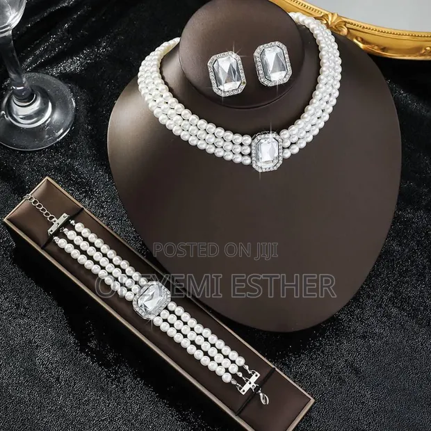 3-in-1 Jewelry Set: Necklace, Bracelet, Earrings - 1