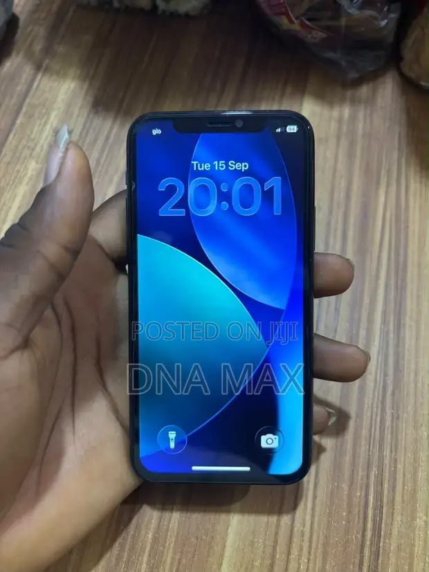 Apple iPhone 11 Pro 64GB Gray - 1