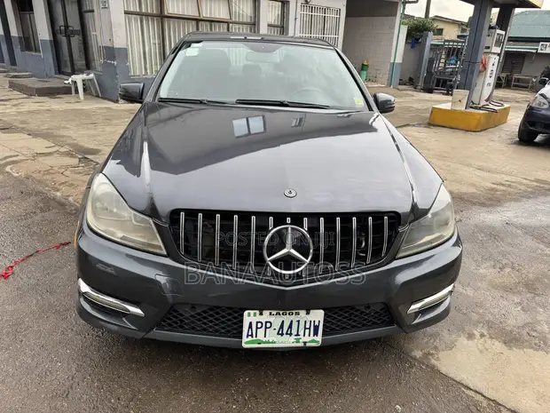 Mercedes-Benz C300 2013 Gray - 1
