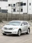 Toyota Venza 2010 Silver - 3