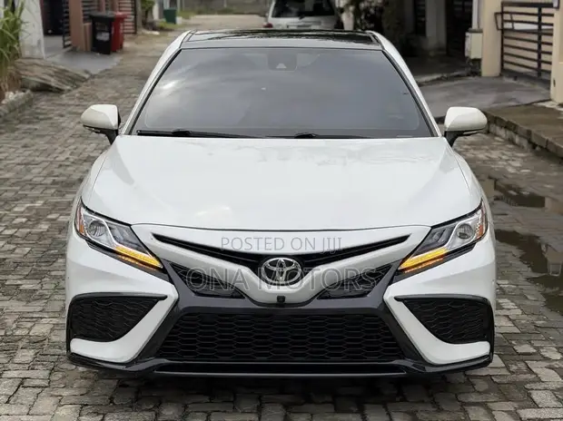 2023 Toyota Camry XSE V6 White - 1