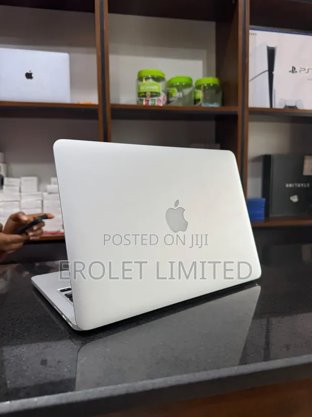 Apple MacBook Pro 2015 16GB Intel Core i7 SSD 256GB - 1