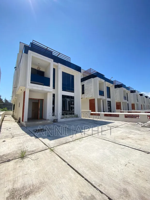 5 Bedroom Fully Detached Duplex da BQ a Ikota, Lagos - 1