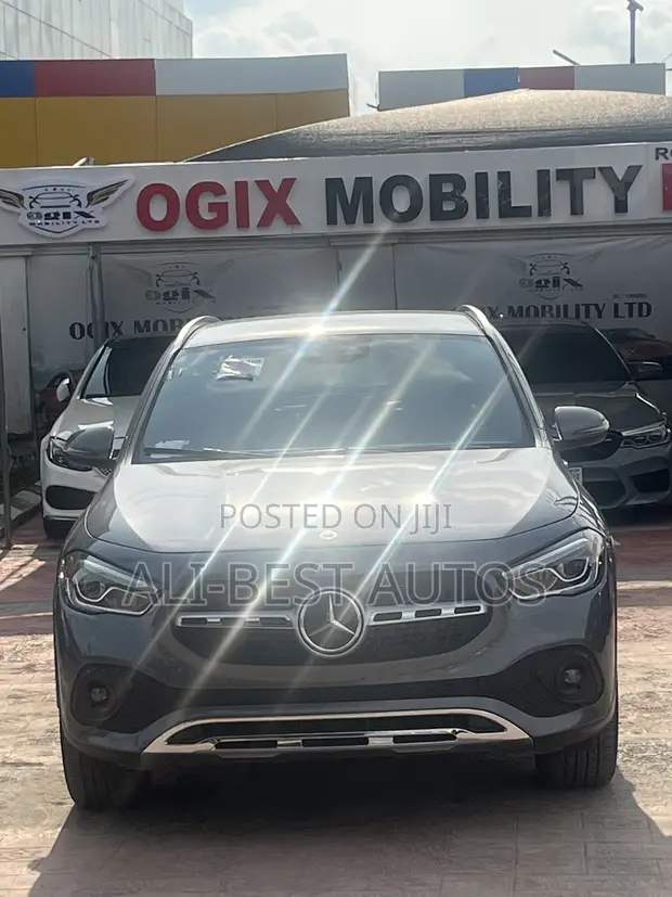 Mercedes-Benz GLA-Class 2020 Black - 1
