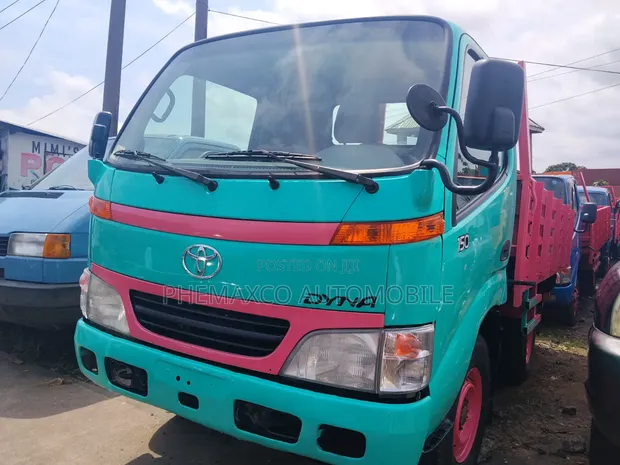 Toyota Dyna 150 Truck - 1