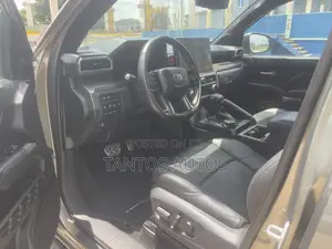 2024 Toyota Tacoma SR5 Double Cab Green