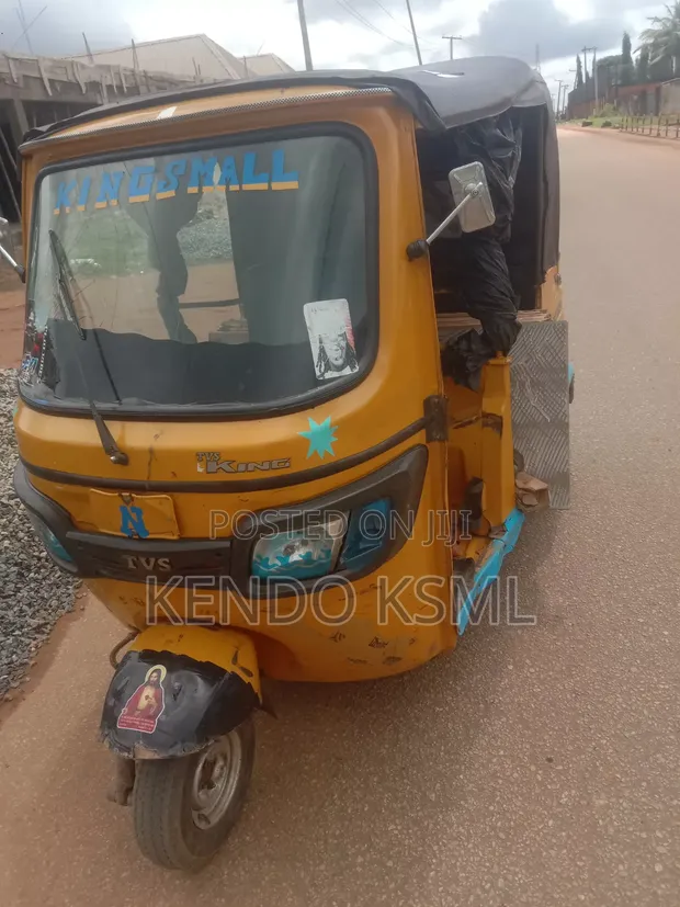 TVS King Deluxe Plus iTouch Start Scooter 2021 Yellow - 1