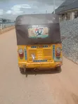 TVS King Deluxe Plus iTouch Start Scooter 2021 Yellow - 4