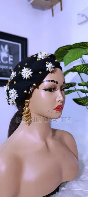 Stylish Black Cartier Beret Cap