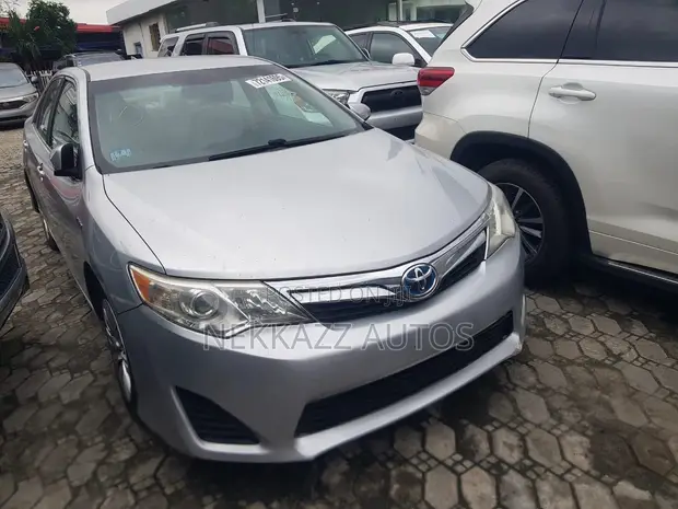 2012 Toyota Camry Hybrid LE Silver - 1