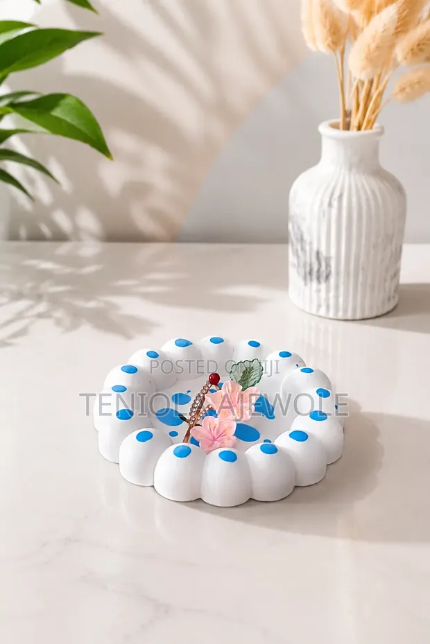 Gypsum Bubble Tray - White - 1