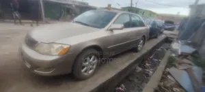 Toyota Avalon XL 2003 Gold