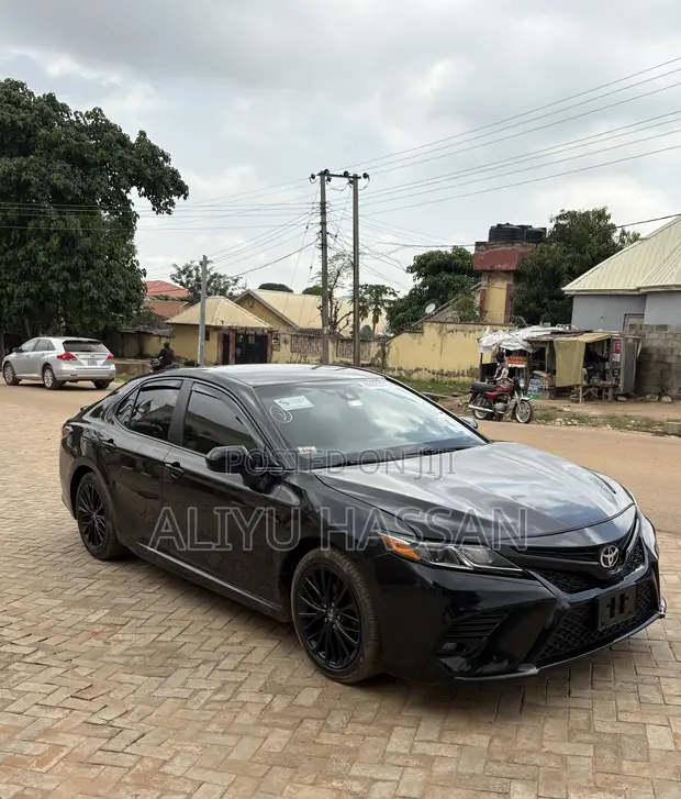Toyota Camry 2020 Black - 1
