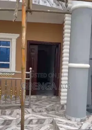 3 Bedroom Block of Flats for Rent a Werewere Ikola, Ipaja