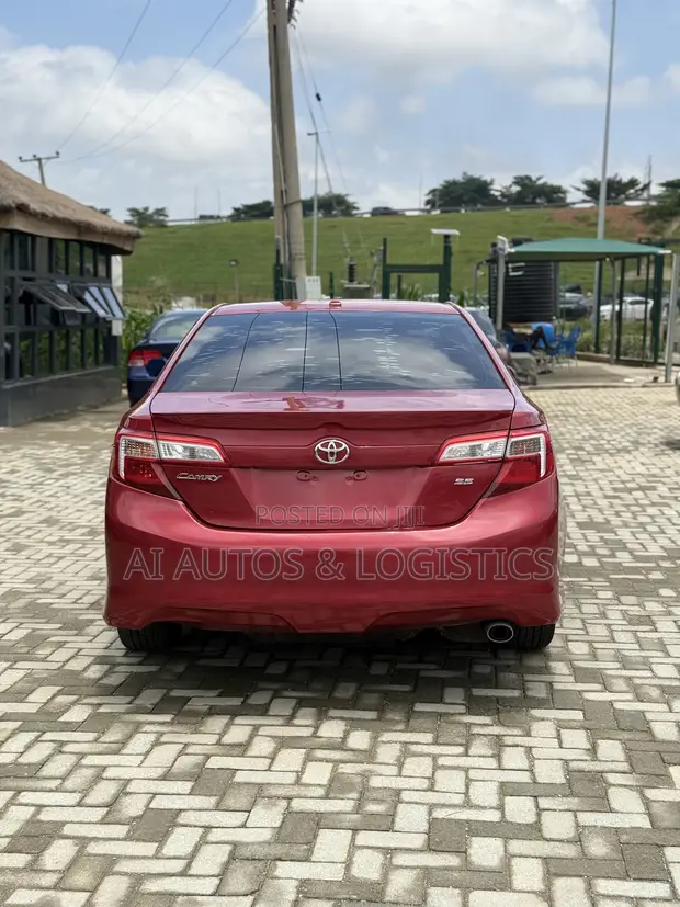 Toyota Camry SE Sedan 2013 - Ja - 1