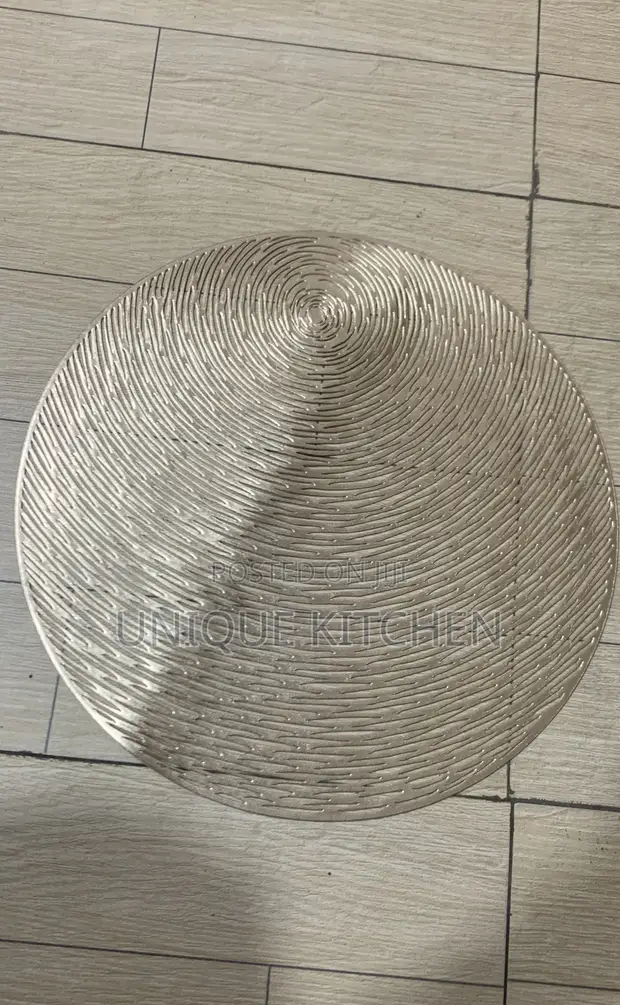 6pcs Gold PVC Dining Table Placemats - 1