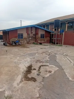 Gidan Kwalaye 4 Bedroom Mai Cike da kayan sawa, Kumapayi Road, Ibadan