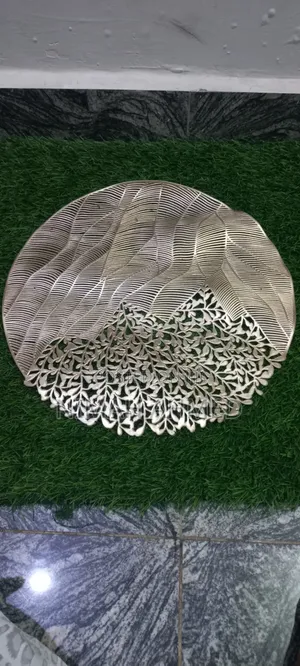 6 Pieces Gold Coloured Table Mats