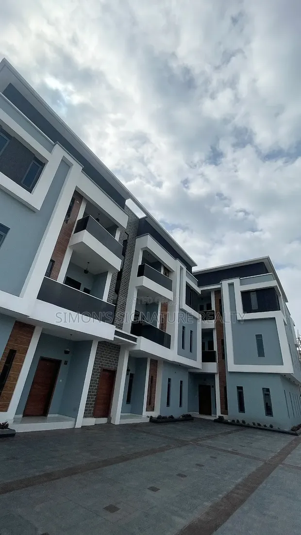 2 Bedroom Apartment for Sale in Abraham Adesanya Estate, Ajah - 1