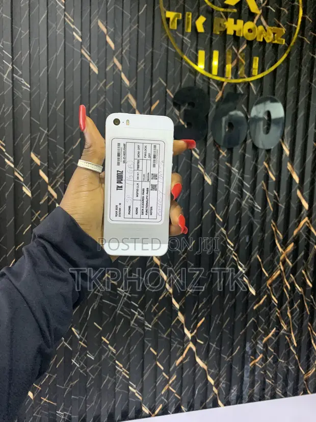 Apple iPhone SE 16GB Fari - 1