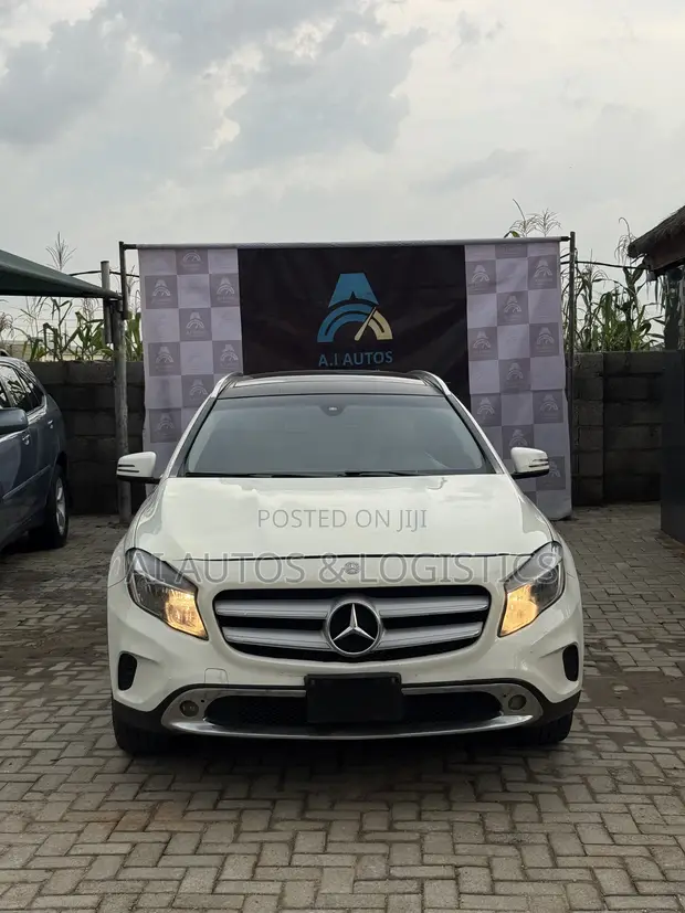 Mercedes-Benz GLA 250 2015 White - 1