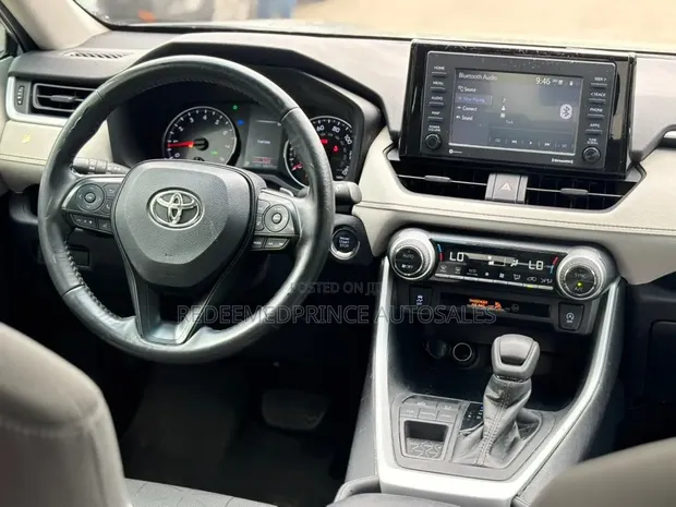 Toyota RAV4 XLE SUV 2022 - 1