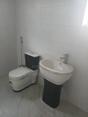 5 Bedroom Duplex don haya a Akoto Estate, Elebu