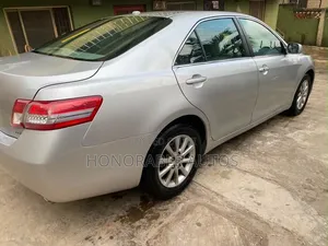Toyota Camry 2011 Silver