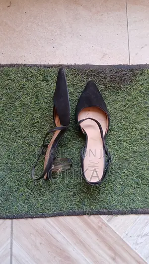 Icare Corporate Medium Heel Shoes (Fairly Used)
