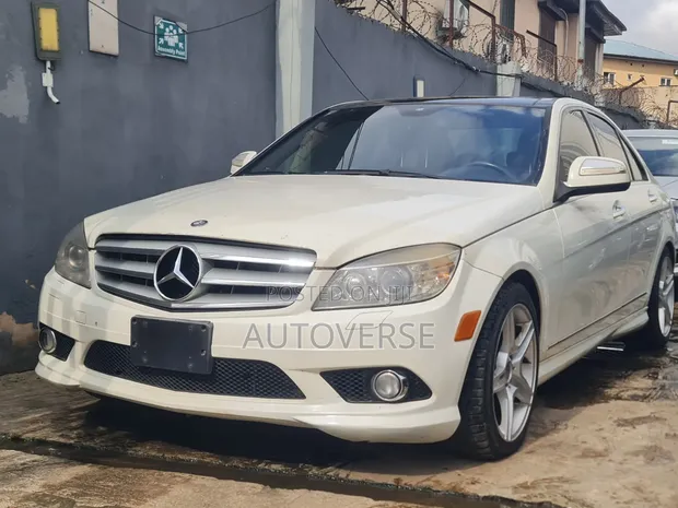 2010 Mercedes-Benz C350 BlueEFFICIENCY RWD Fari - 1