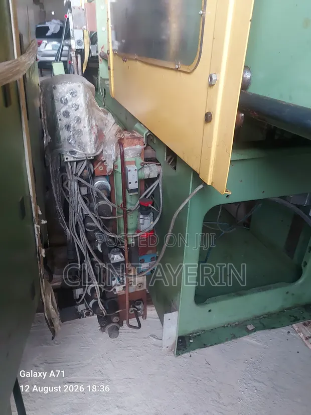 German Plastic Injection Moulding Machine - 1