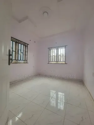 Gidan Kwalata Mai Dakuna 2 Mai Cikakken Tsari a Ayobo don Hayarwa