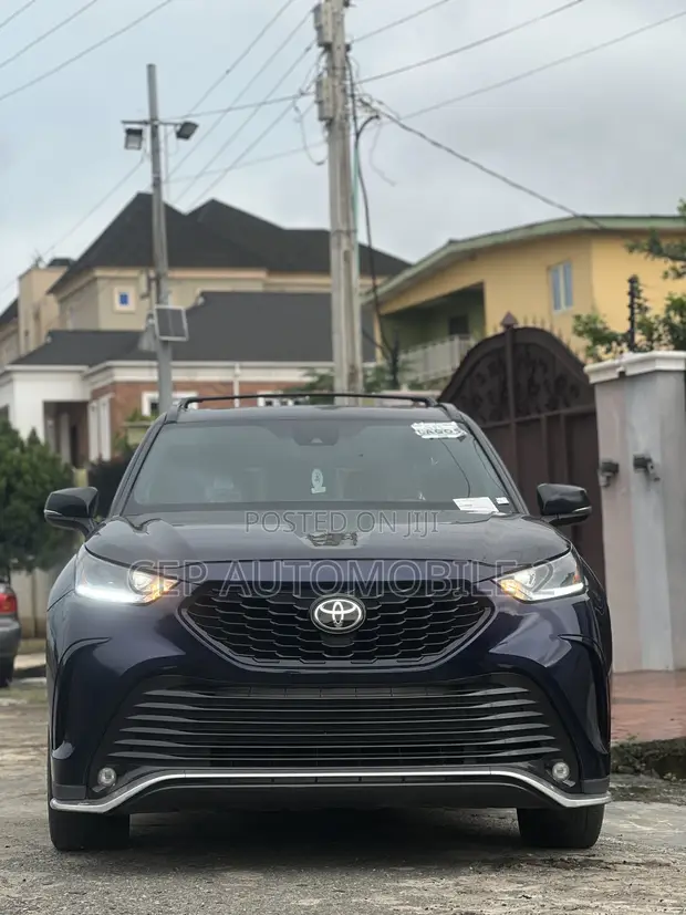 Toyota Highlander XSE 2021 Blue - Amfani Da Aka Yi A Ƙasashen Waje - 1