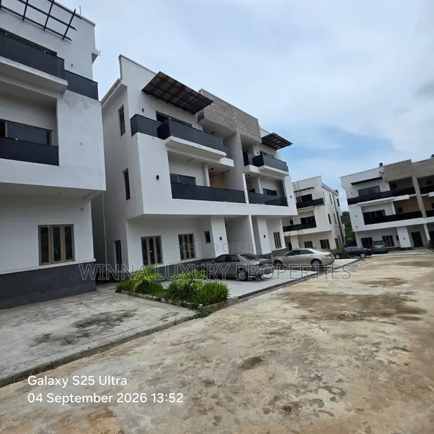 6-Bedroom Duplex for Rent in Southern Bridge Estate, Jabi - 1