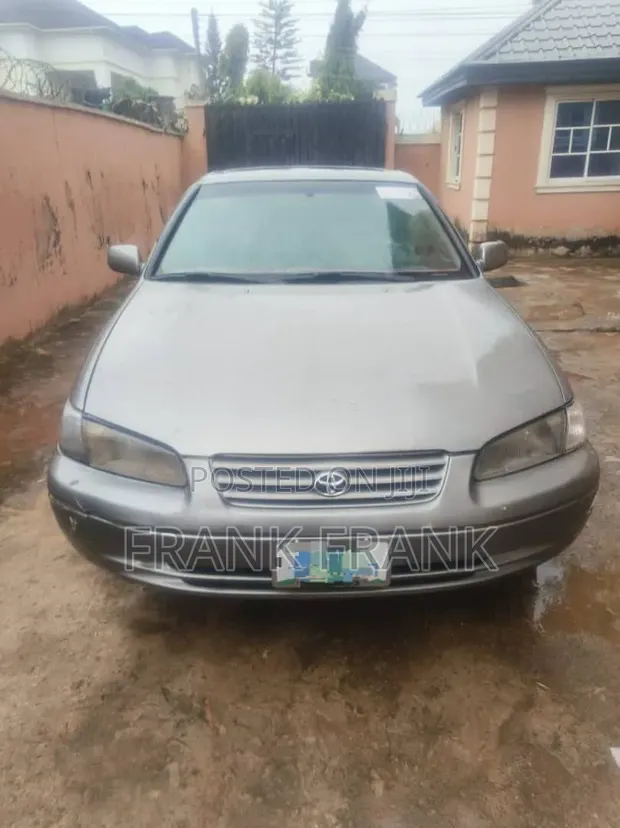 Toyota Camry 2001 Beige - 1
