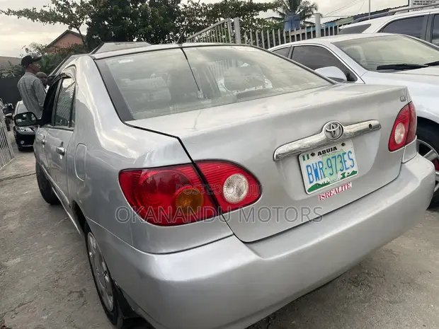 Toyota Corolla LE 2004 Silver - 1