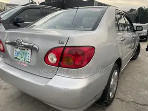 Toyota Corolla LE 2004 Silver