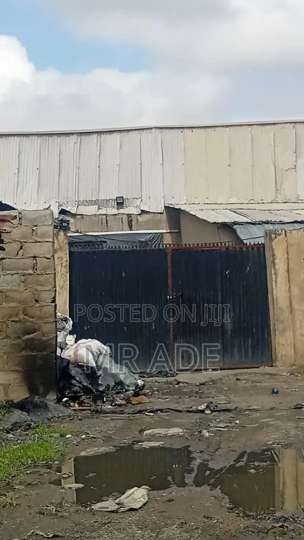 Warehouse for Sale in Dugbe (Onireke) - 1