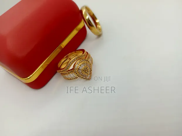 Classic Gold Wedding Ring Set - 1