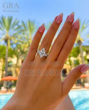 Marquise Cut Moissanite Diamond Wedding Ring - Silver
