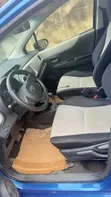 Toyota Yaris L Hatchback 5dr 2012 Shuɗi - 4